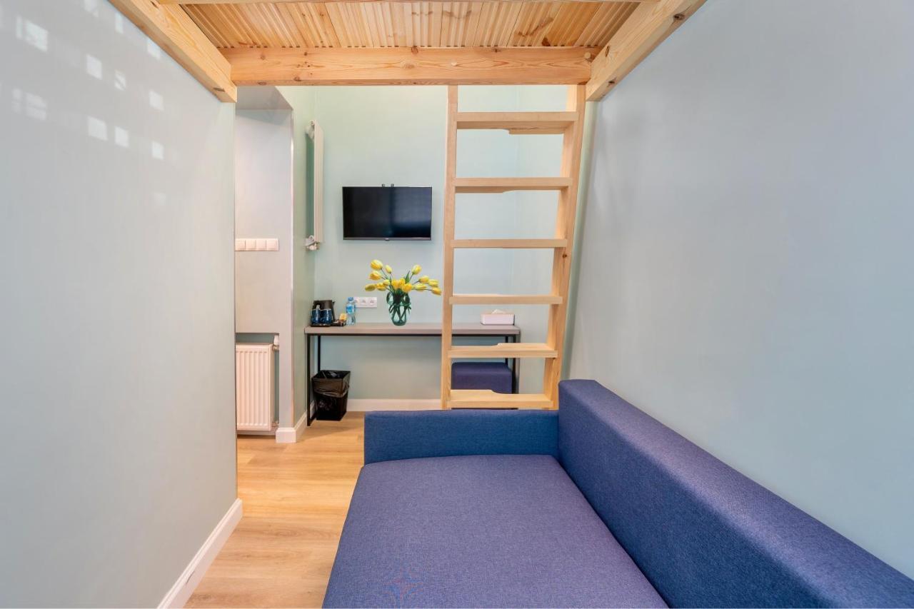 Jess Inn Hostel Rondo Charles De Gaulle Warsaw Exterior photo