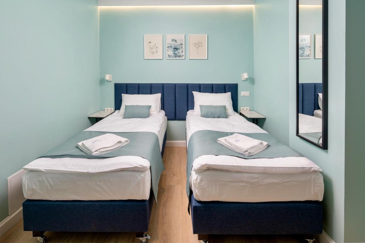 Jess Inn Hostel Rondo Charles De Gaulle Warsaw Exterior photo
